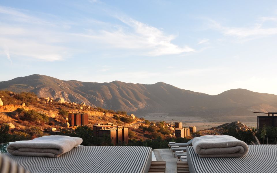 Chalet terrace with a view of the mountains